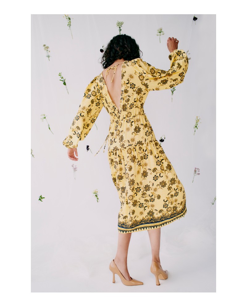 B.YOUNG ΦΟΡΕΜΑ