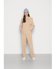 B.YOUNG ΣΕΤ ΦΟΡΜΑ