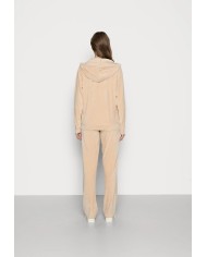 B.YOUNG ΣΕΤ ΦΟΡΜΑ